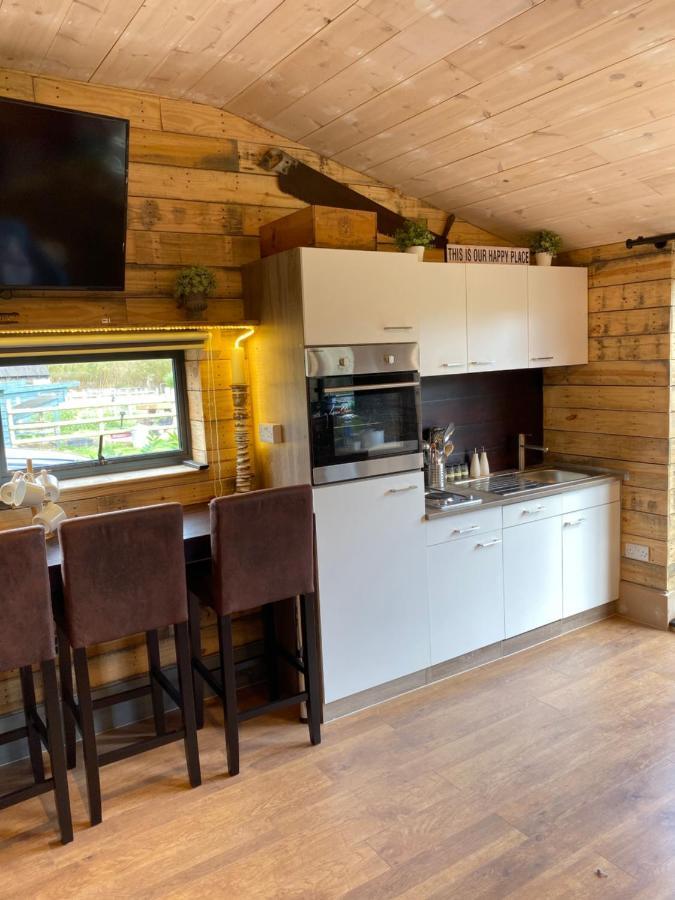 Willow Court Farm Studio East & Petting Farm, 8 Mins To Legoland & Windsor, 15 Mins To Lapland Uk מראה חיצוני תמונה