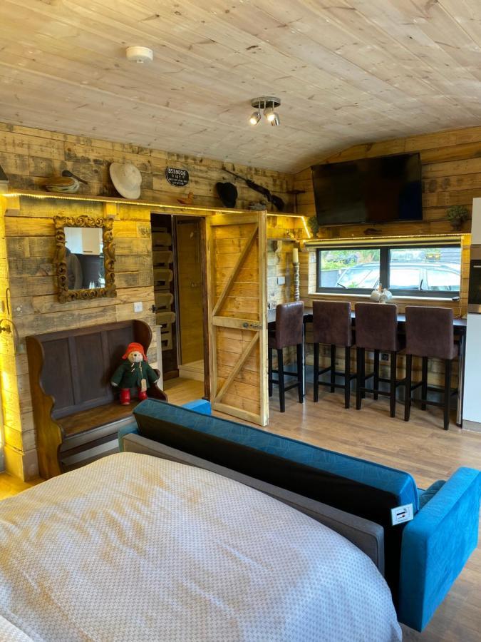 Willow Court Farm Studio East & Petting Farm, 8 Mins To Legoland & Windsor, 15 Mins To Lapland Uk מראה חיצוני תמונה